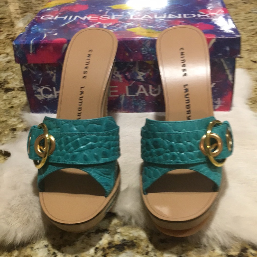 Chinese Laundry Amore Woman’s High heel Sandal Shoe NEW Aqua color Various Sizes - Picture 5 of 11